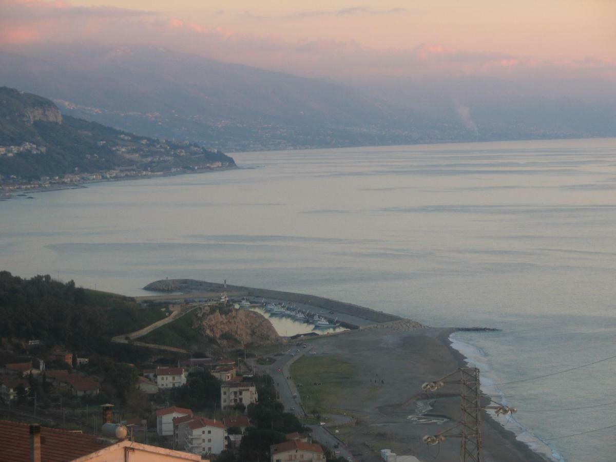 Azienda Agrituristica Le Terre Di San Leonardo 切特拉罗 外观 照片