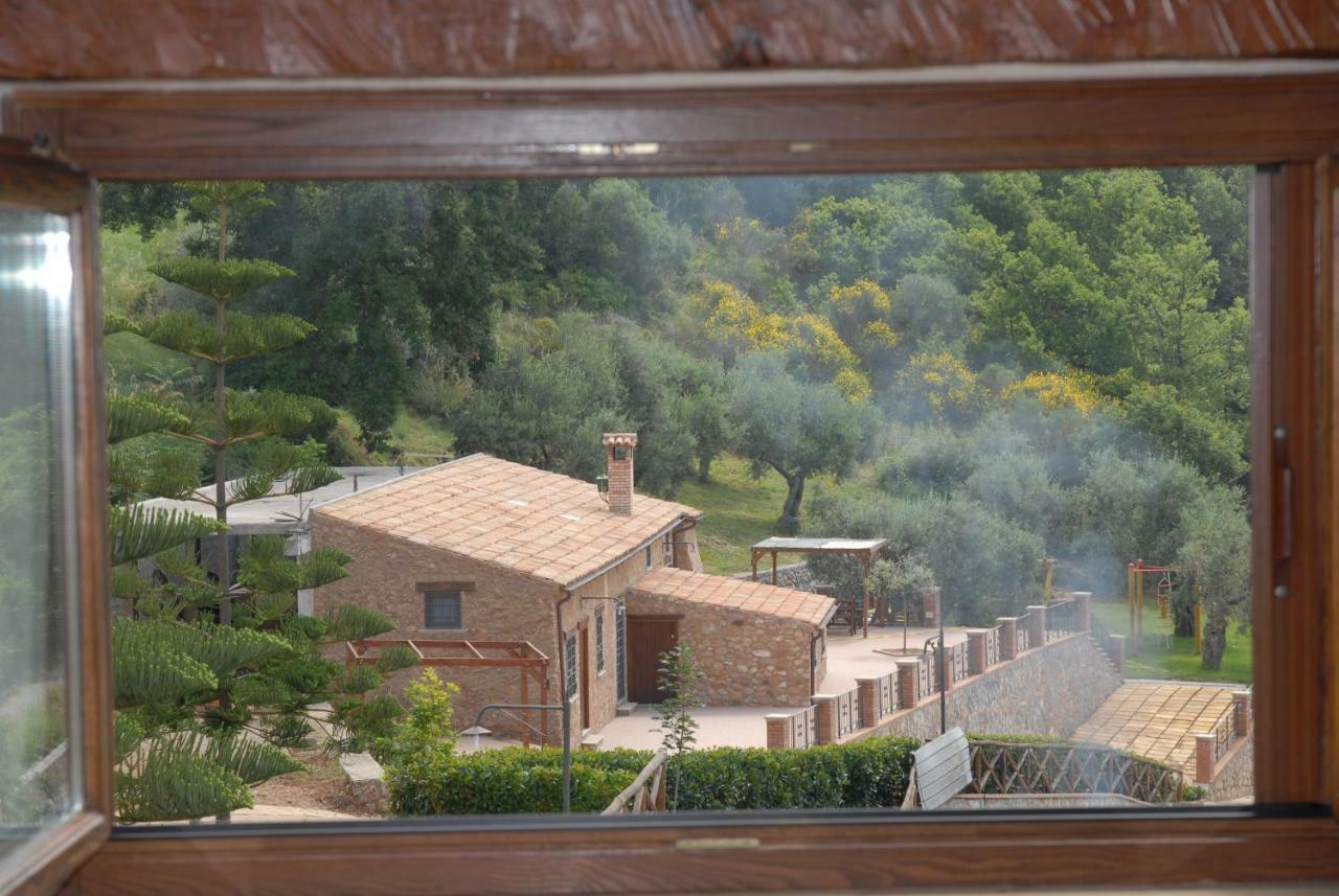 Azienda Agrituristica Le Terre Di San Leonardo 切特拉罗 外观 照片