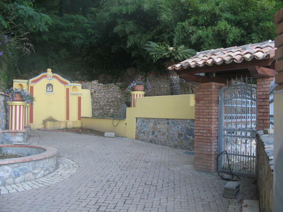 Azienda Agrituristica Le Terre Di San Leonardo 切特拉罗 外观 照片